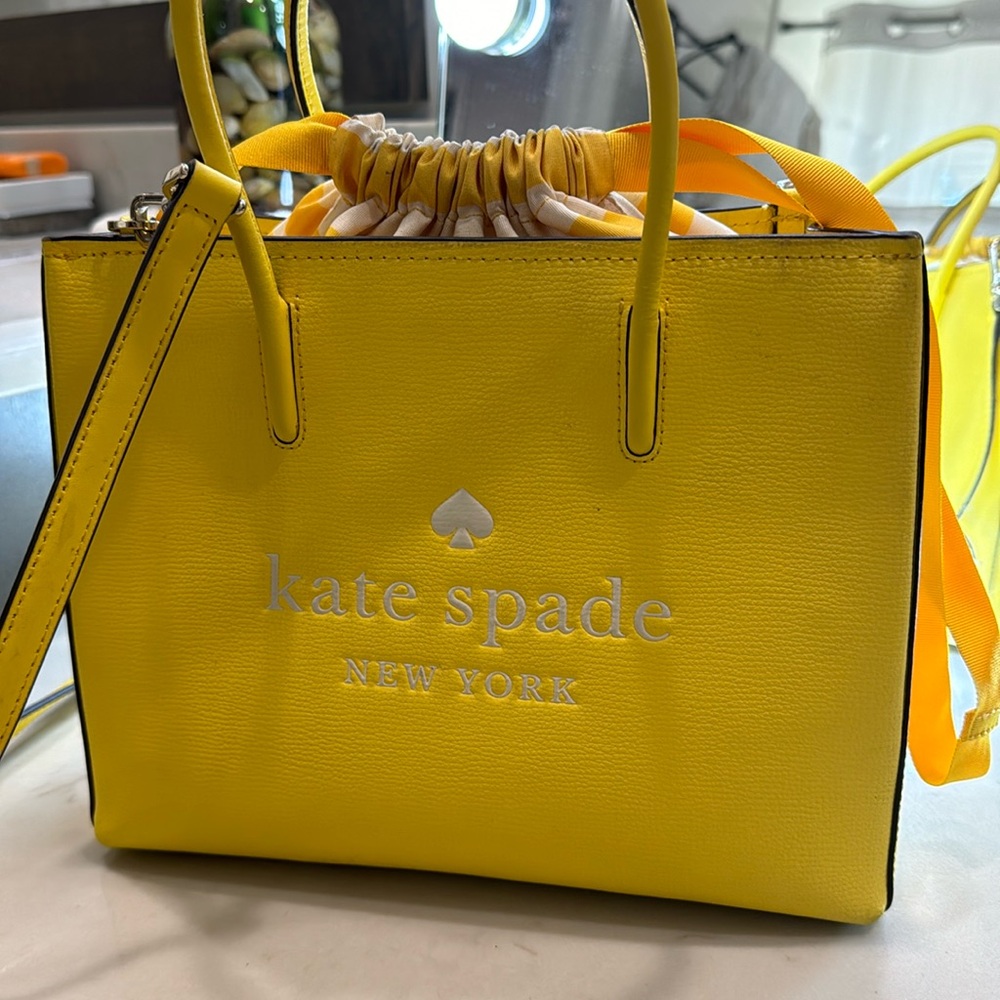 Kate Spade Crossbody Bag. Color: Yellow Sesame. Trista Leather